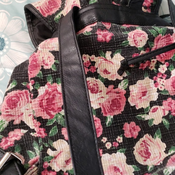 MUDD VINTAGE FLORAL BACKPACK - Picture 3 of 7